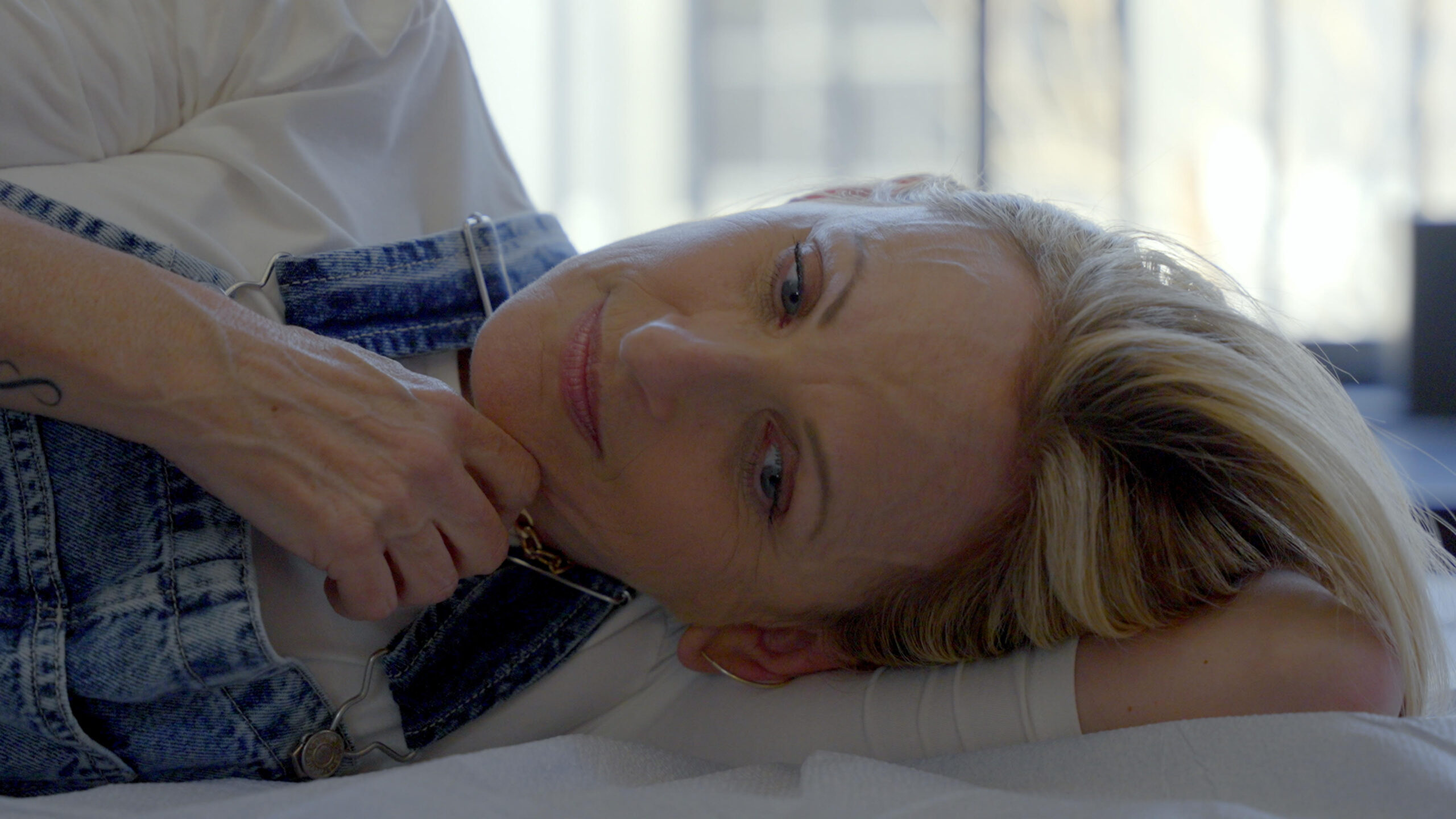 Marlee Matlin Not Alone Anymore 1 scaled
